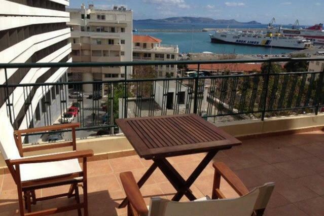 City Center Penthouse With Sea View Ираклио Екстериор снимка